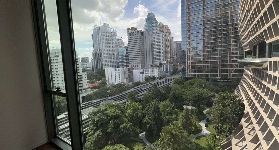 For sale 2 ベッドルーム condo in Pathum Wan, Bangkok