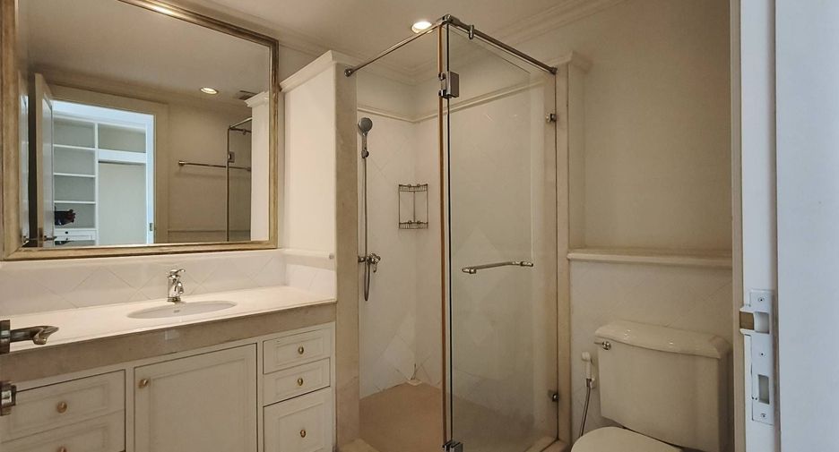 Apartment zur Miete mit 3 Zimmer in Sathon, Bangkok