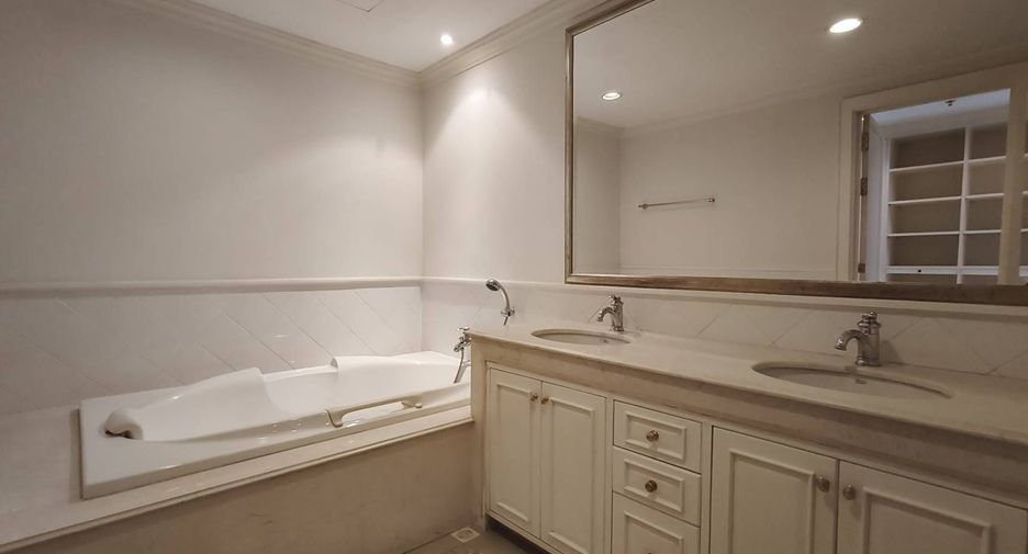 Apartment zur Miete mit 3 Zimmer in Sathon, Bangkok