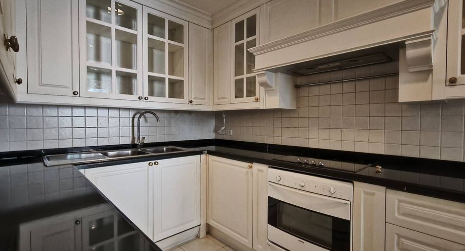 Apartment zur Miete mit 3 Zimmer in Sathon, Bangkok