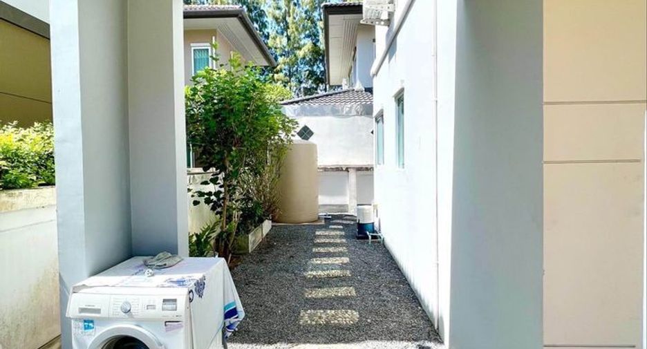 For rent 4 bedrooms house in Mueang Phuket, Phuket