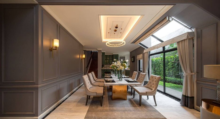 For sale 4 bedrooms house in Taling Chan, Bangkok