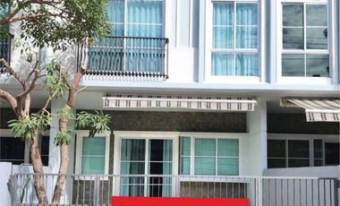 À louer 2 chambres maison de ville à Bang Phli, Samut Prakan