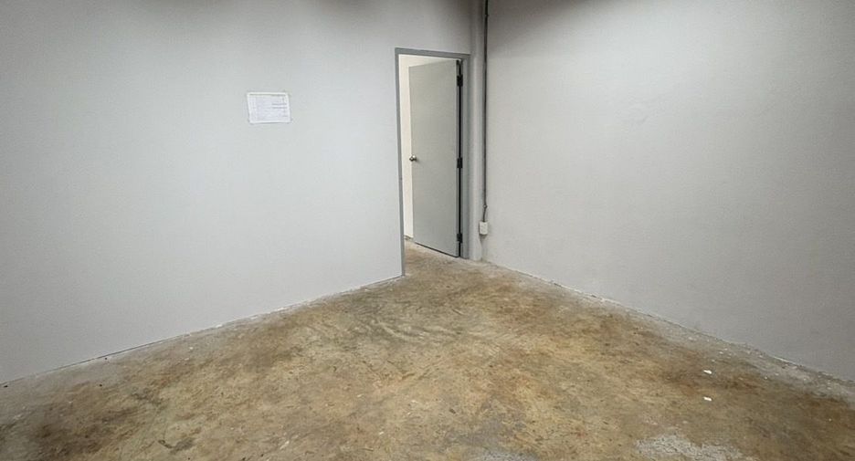 Reihenhaus zur Miete mit 2 Zimmer in Khlong San, Bangkok