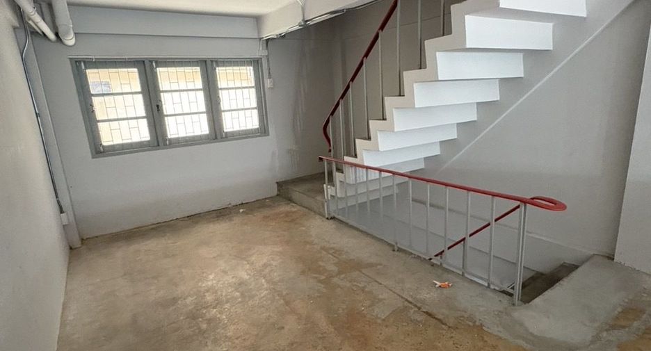 Reihenhaus zur Miete mit 2 Zimmer in Khlong San, Bangkok