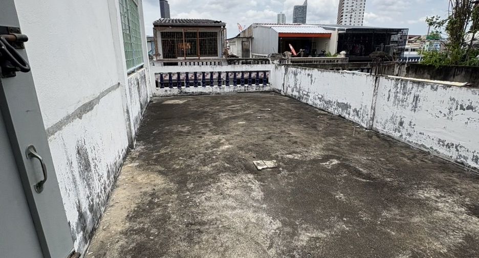 Reihenhaus zur Miete mit 2 Zimmer in Khlong San, Bangkok