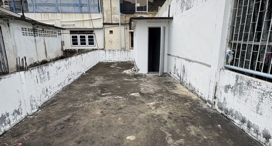 Reihenhaus zur Miete mit 2 Zimmer in Khlong San, Bangkok