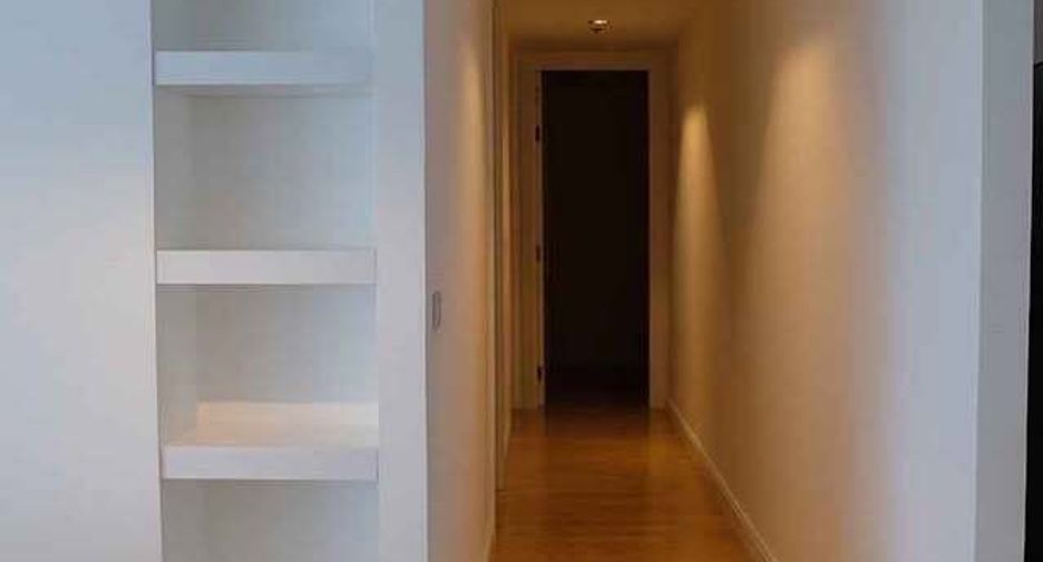 For rent 3 bedrooms condo in Pathum Wan, Bangkok