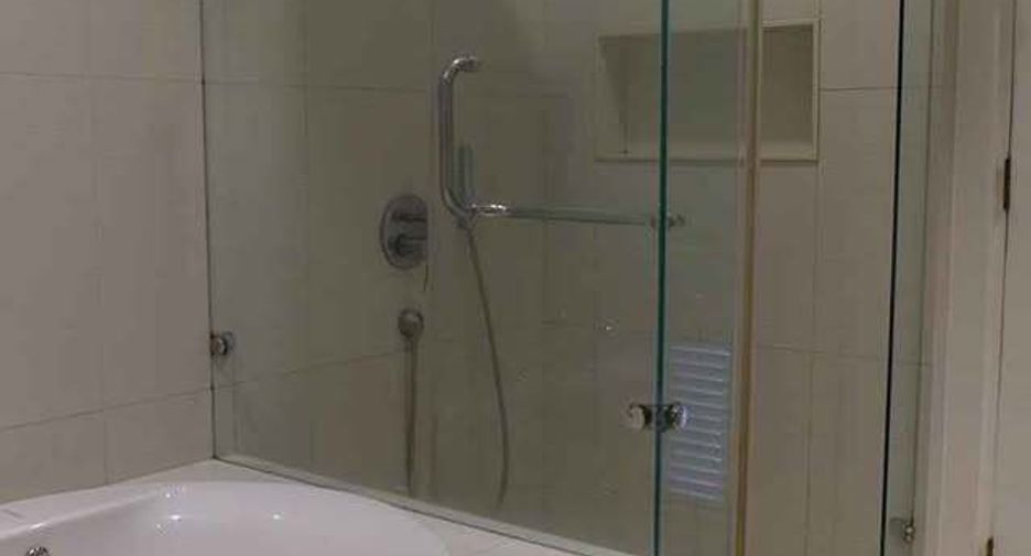For rent 3 bedrooms condo in Pathum Wan, Bangkok