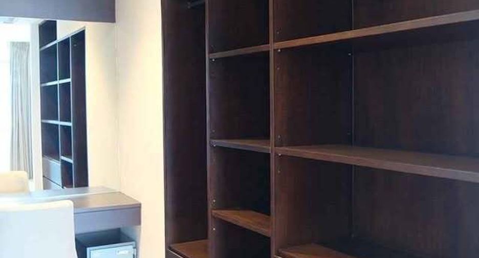 For rent 3 bedrooms condo in Pathum Wan, Bangkok