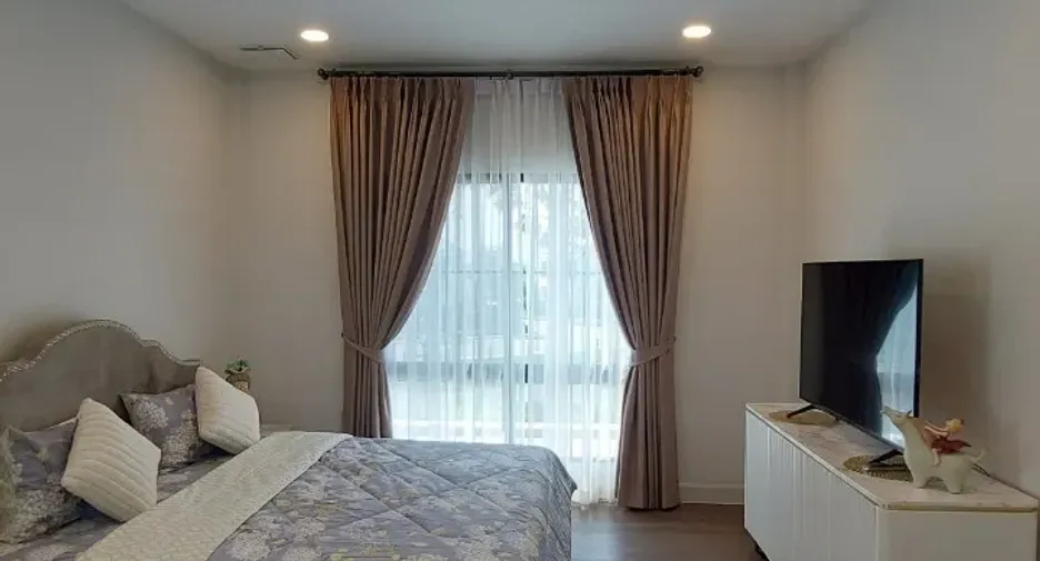 出售 和 出租 5 卧室 独立屋 在 Saphan Sung, 曼谷