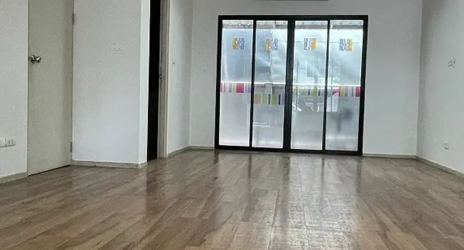 Oficina en venta y en alquiler en Suan Luang, Bangkok
