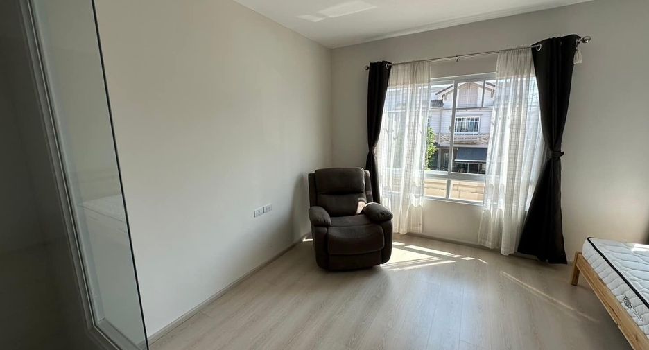 For sale and for rent 2 bedrooms townhouse in Mueang Samut Prakan, Samut Prakan