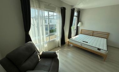 Casa adosada en venta y en alquiler de 2 habitaciones en Mueang Samut Prakan, Samut Prakan