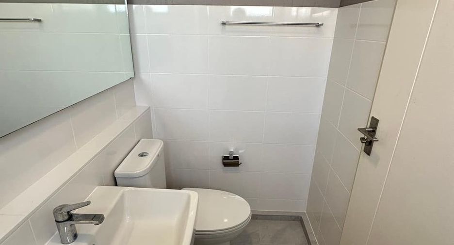 For sale and for rent 2 bedrooms townhouse in Mueang Samut Prakan, Samut Prakan