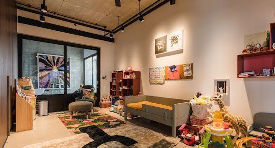For sale 5 bedrooms condo in Yan Nawa, Bangkok
