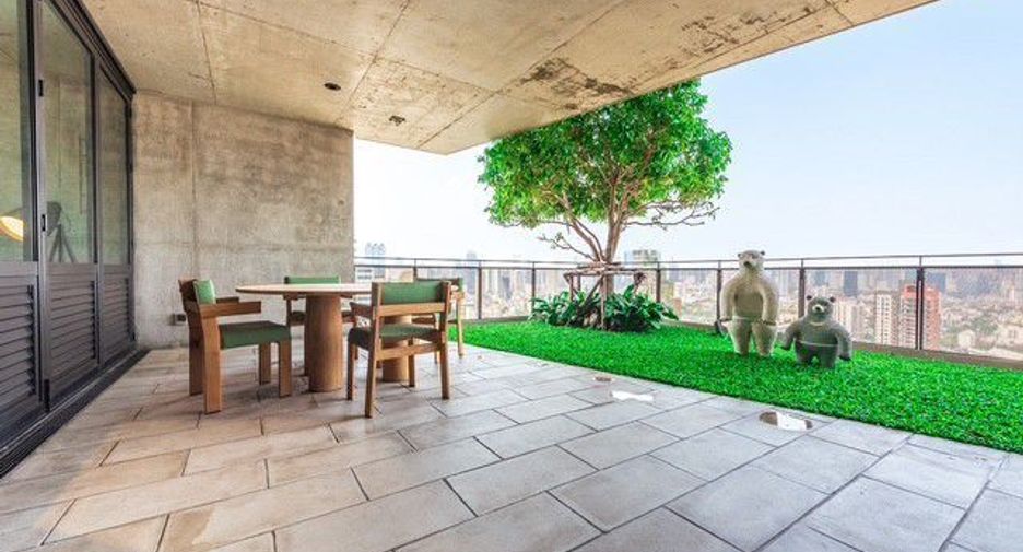 For sale 5 bedrooms condo in Yan Nawa, Bangkok