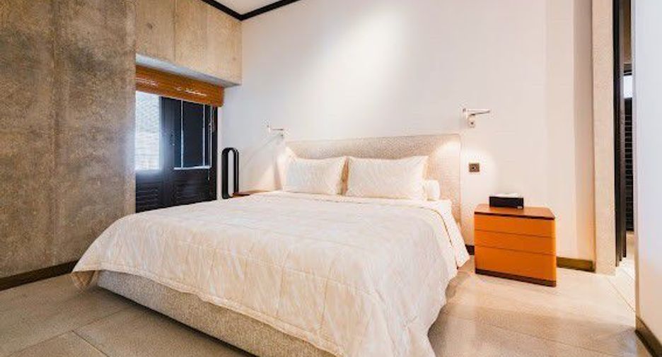 For sale 5 bedrooms condo in Yan Nawa, Bangkok