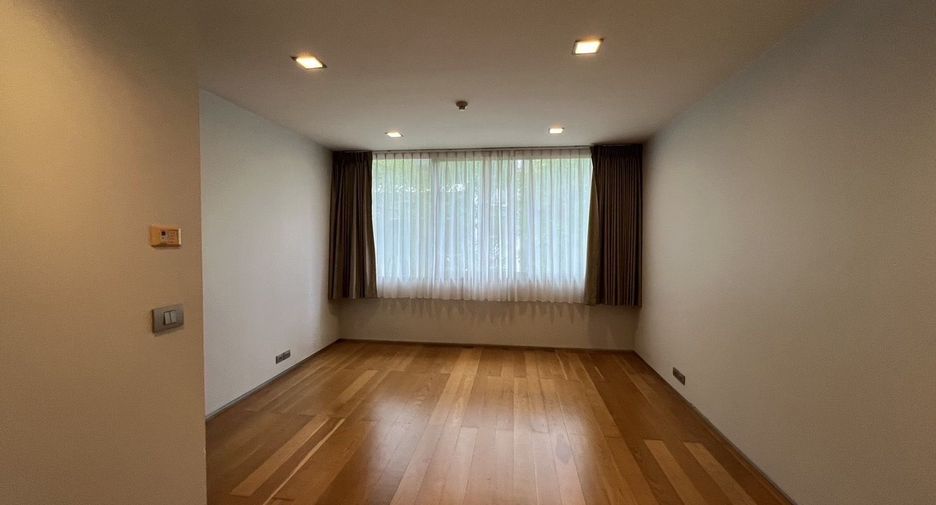 Condo en alquiler de 3 habitaciones en Khlong Toei, Bangkok