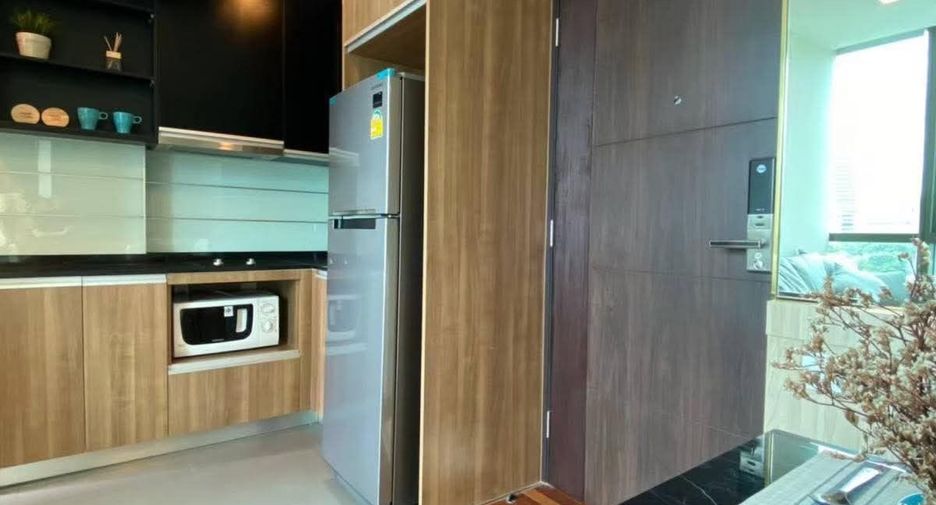 For rent 1 bed condo in Pathum Wan, Bangkok
