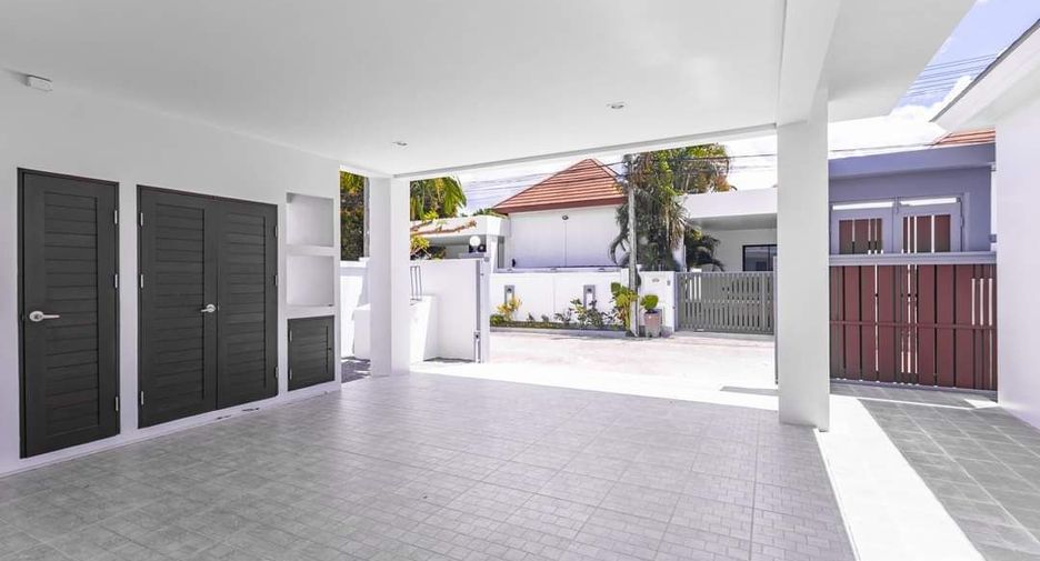 For sale and for rent 3 bedrooms villa in Mueang Phuket, Phuket