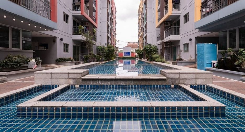 For sale studio condo in Phra Khanong, Bangkok