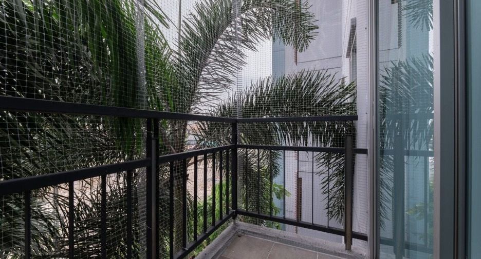 For sale studio condo in Phra Khanong, Bangkok