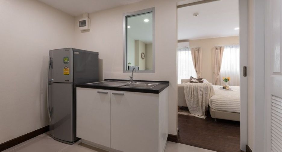 For sale studio condo in Phra Khanong, Bangkok