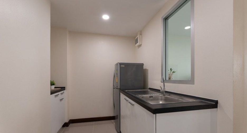 For sale studio condo in Phra Khanong, Bangkok