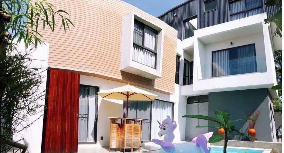 For rent 10 bedrooms villa in Bang Kapi, Bangkok