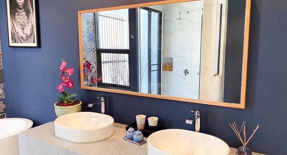 For rent 10 bedrooms villa in Bang Kapi, Bangkok