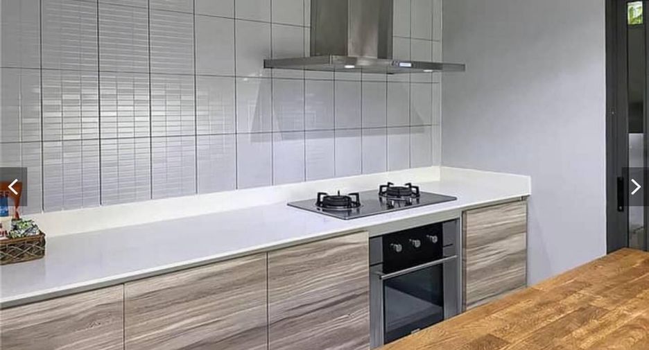 For rent 10 bedrooms villa in Bang Kapi, Bangkok