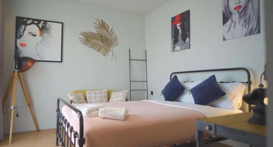 For rent 10 bedrooms villa in Bang Kapi, Bangkok