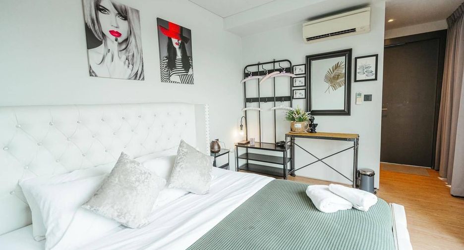 For rent 10 bedrooms villa in Bang Kapi, Bangkok