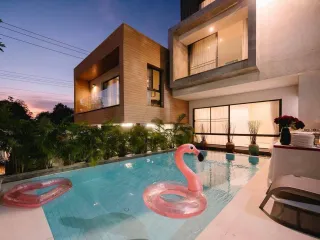 Villa en alquiler de 10 habitaciones en Bang Kapi, Bangkok