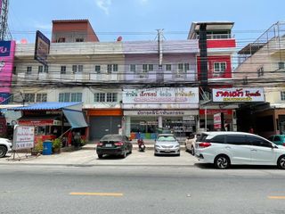 For sale 3 bedrooms retail Space in Mueang Samut Prakan, Samut Prakan
