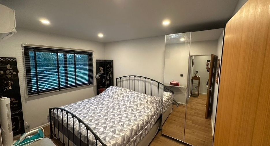 For sale and for rent 3 bedrooms townhouse in Suan Luang, Bangkok