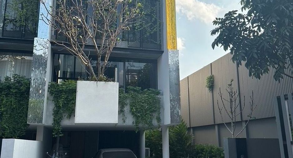 For sale and for rent 3 bedrooms townhouse in Suan Luang, Bangkok