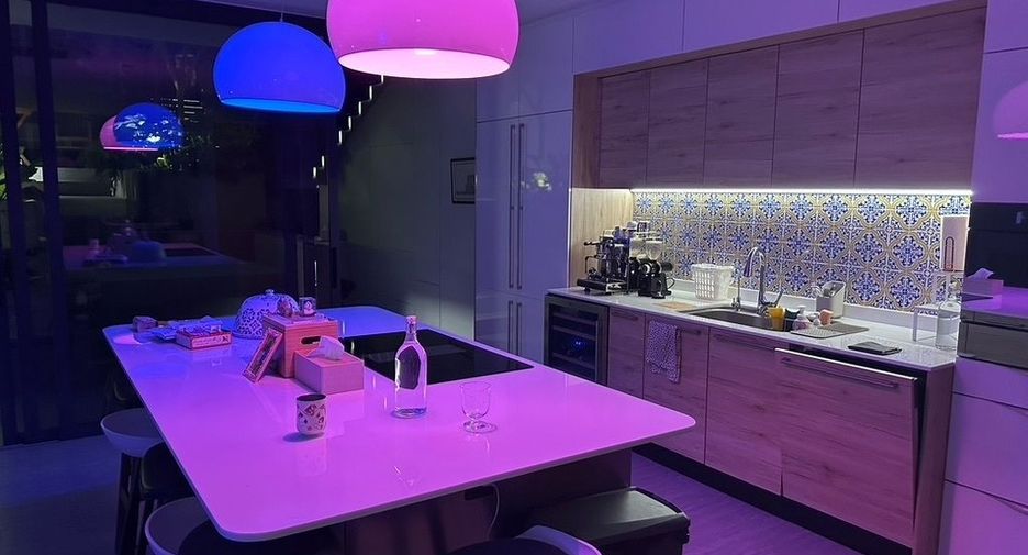 For sale and for rent 3 bedrooms townhouse in Suan Luang, Bangkok
