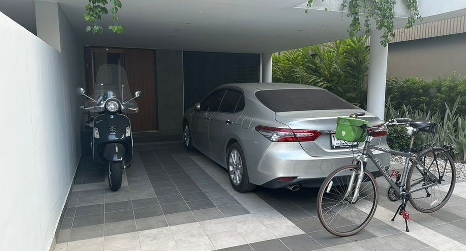 For sale and for rent 3 bedrooms townhouse in Suan Luang, Bangkok