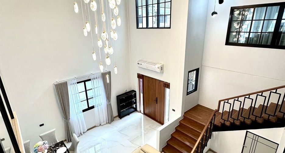 Продажа и аренда 5 спальни дом в Щанг Тхонгланг, Бангкок