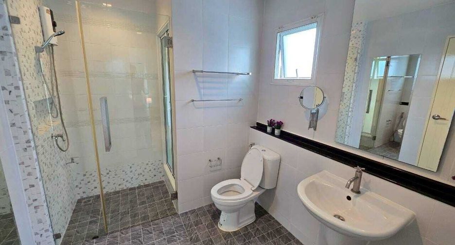 For rent 2 bedrooms townhouse in Mueang Phuket, Phuket