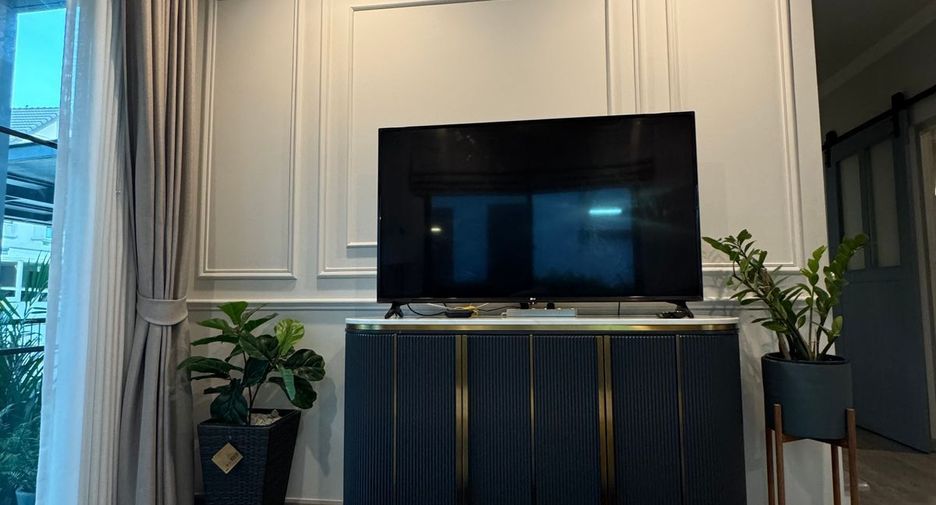 For sale 4 bedrooms house in Lat Krabang, Bangkok