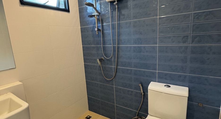 For sale 4 bedrooms house in Lat Krabang, Bangkok