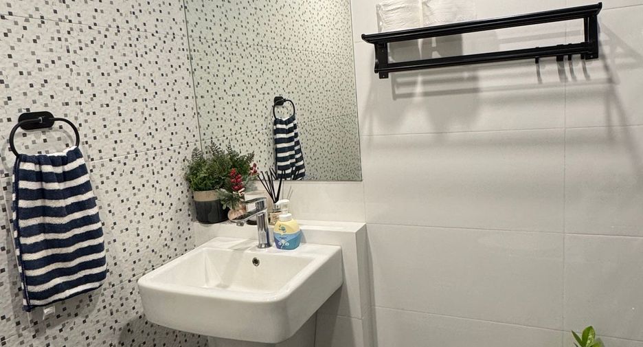 For sale 4 bedrooms house in Lat Krabang, Bangkok