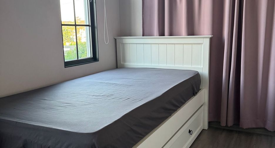 For sale 4 bedrooms house in Lat Krabang, Bangkok