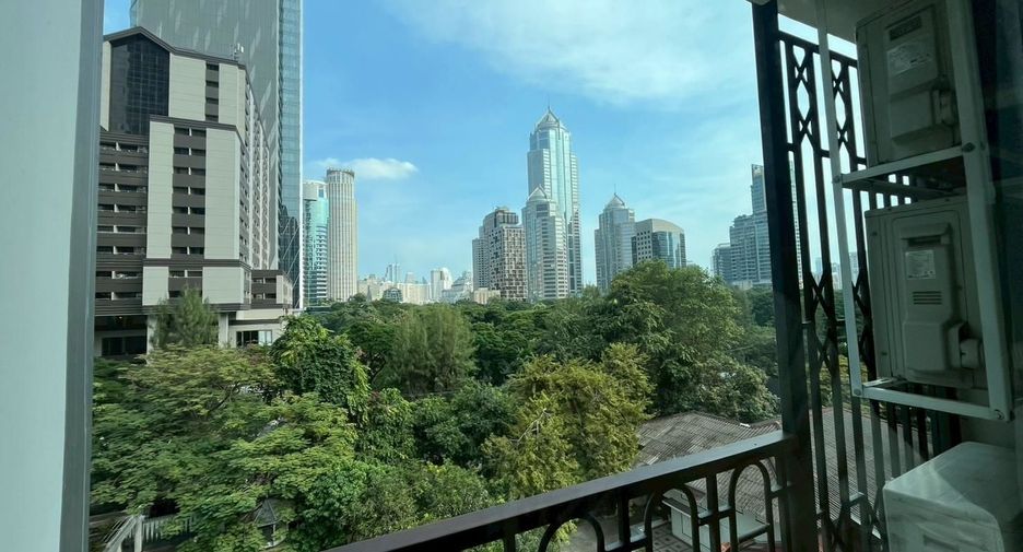 For rent 2 bedrooms condo in Pathum Wan, Bangkok