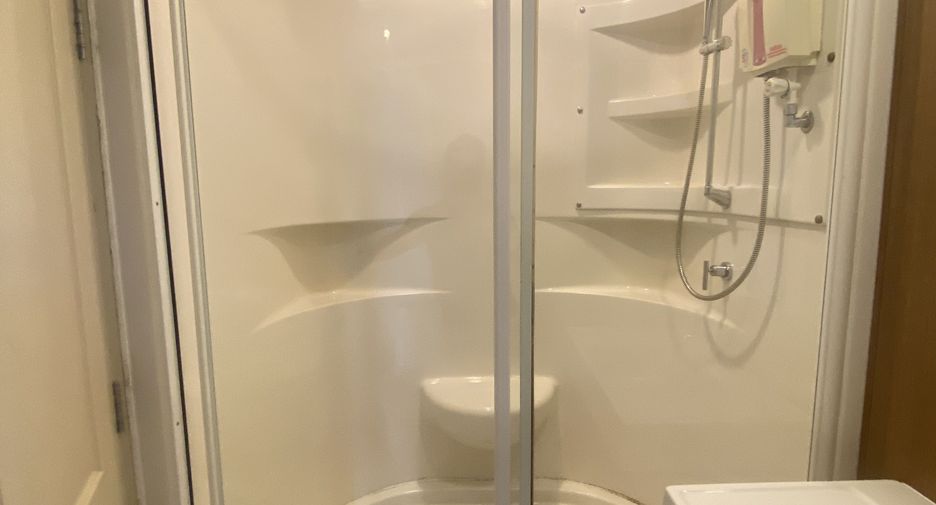 For rent 1 bed condo in Khlong San, Bangkok