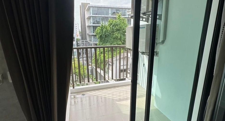 For rent 1 bed condo in Phra Khanong, Bangkok
