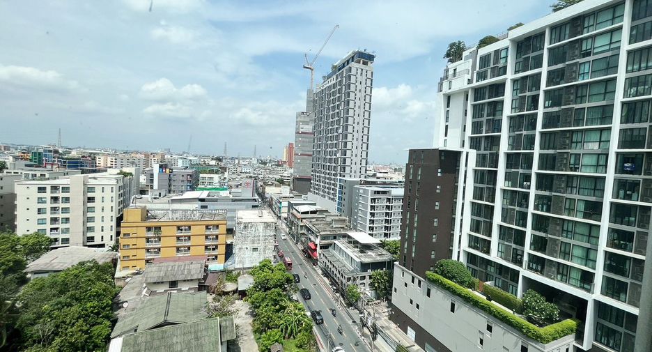 Condo en alquiler de 2 habitaciones en Huai Khwang, Bangkok